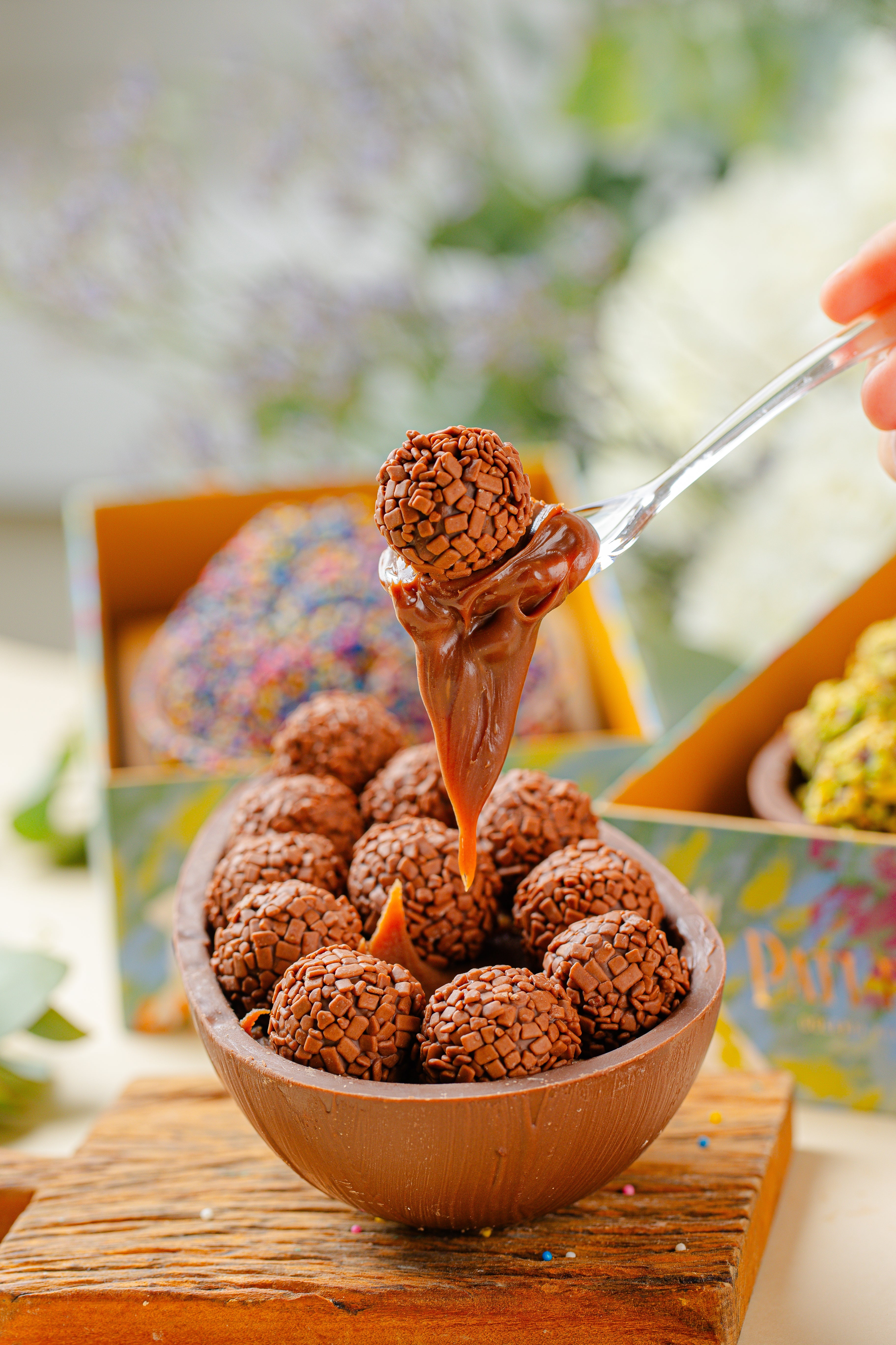 Ovo de Colher - Brigadeiro e Granulado Belga